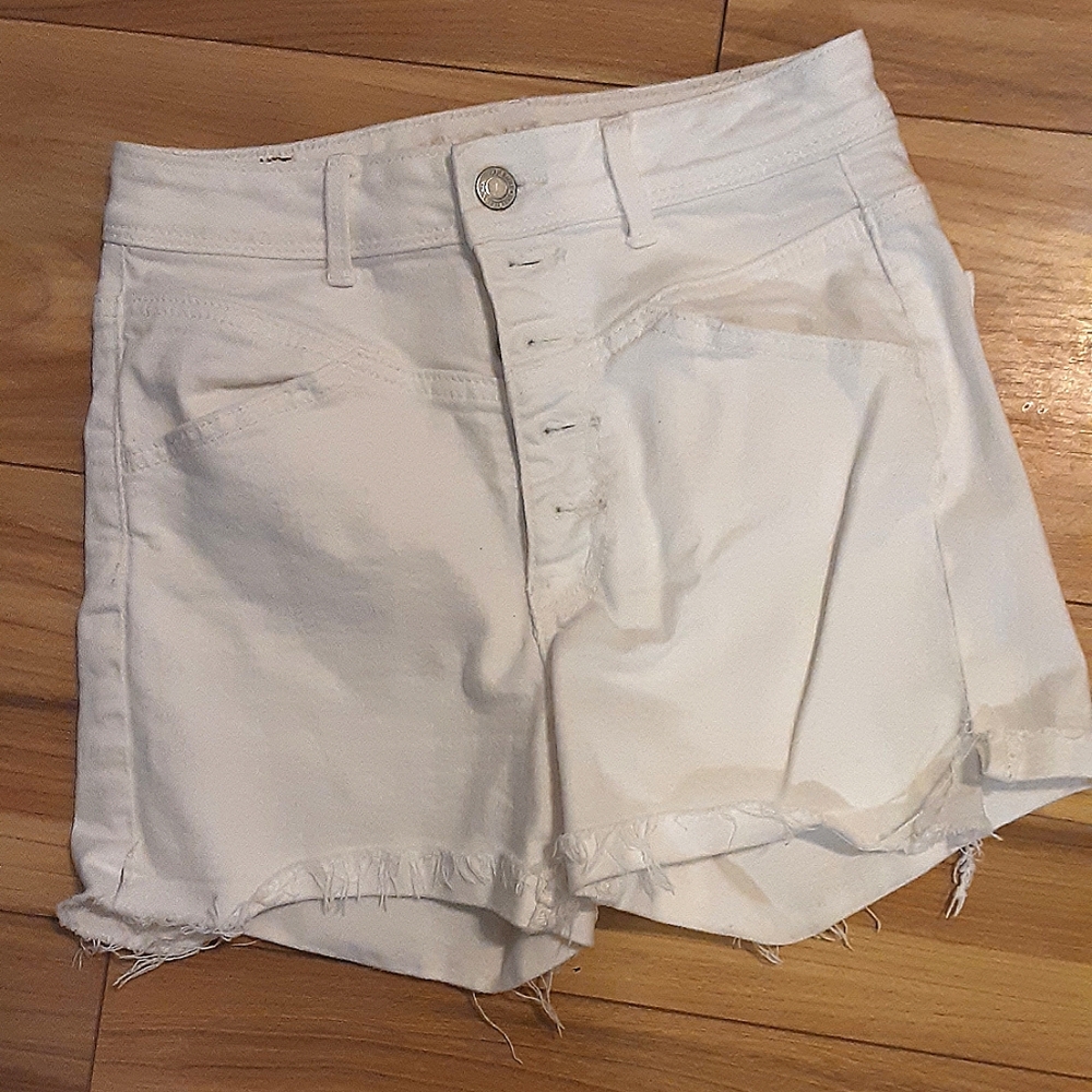 American Eagle Outfitters Stretch White Cutoff Button Fly Closure Denim